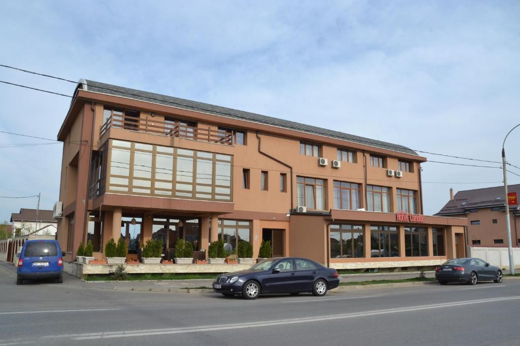 Hotel Condor Drobeta Turnu Severin Exterior photo